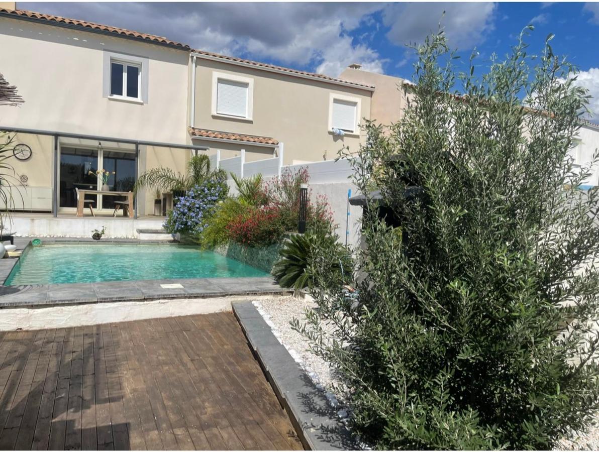Avec Piscine Au Calme 6 Personnes *